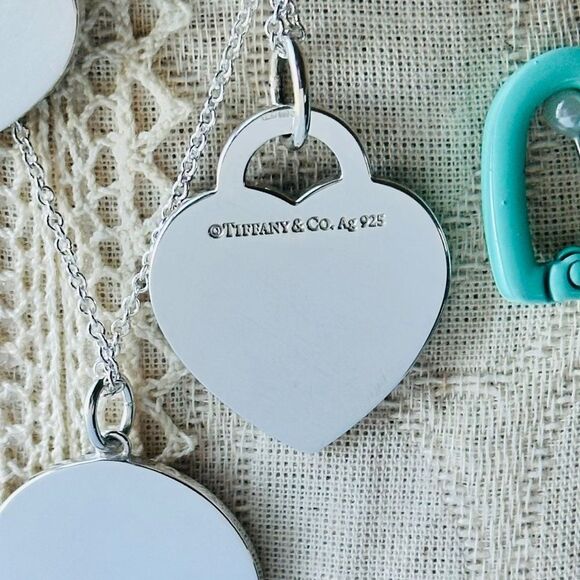 Return To Tiffany & Co. LARGE Blue Outlined Heart Charm Pendant Silver - Picture 4 of 5